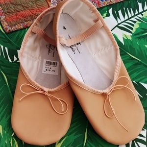 NWT Ballet Slippers size 4